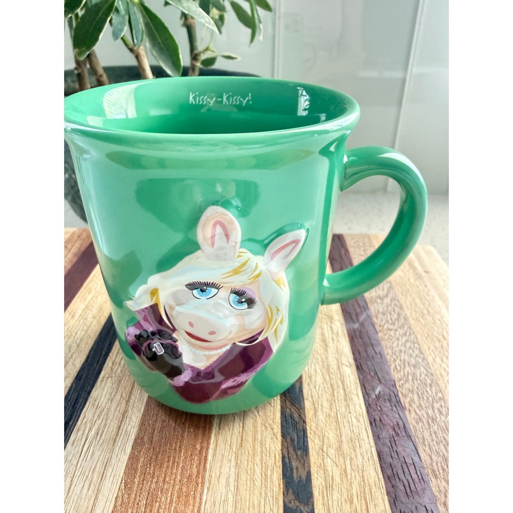 Vintage 2002 Miss Piggy Divine‎ Swine Green 3D Ceramic Mug Kissy Kissy